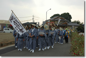 写真：よほほい祭りの様子3