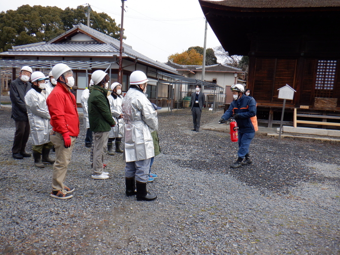 写真：消火器取り扱い訓練の様子