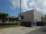 藤里保育園(団地側から)