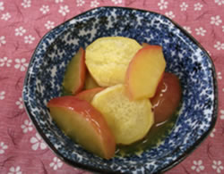 写真：さつま芋とリンゴのオレンジ煮