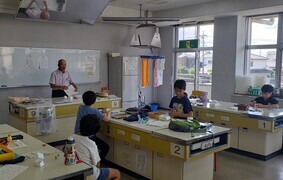 「紙工作講座」講座の様子