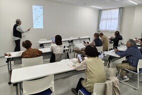 今さら聞けないスマホの基本 講座の様子