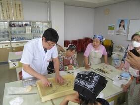 季節の和菓子を作ろう 講座の様子