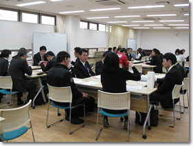 写真：見守り事業所連絡会の様子1