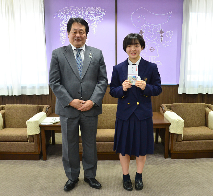 田中雪華さんと澤田市長の写真