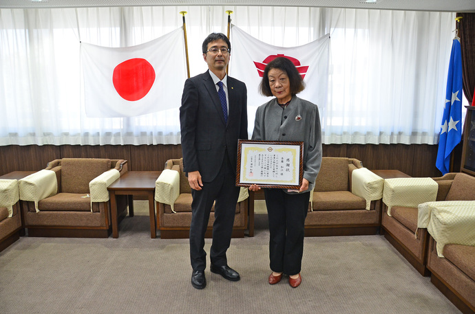 杉浦副市長と斉藤さんの写真