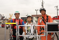 写真：はしご搭乗体験の様子2