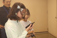 写真：検索救助体験の様子2