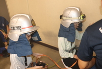 写真：検索救助体験の様子3