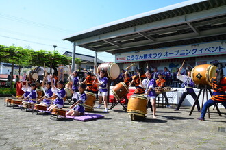 大治太鼓保存会の太鼓演奏の写真