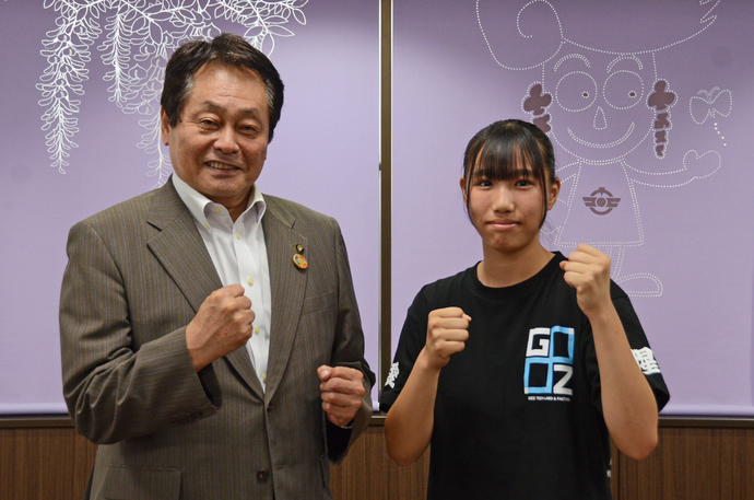 木村乃愛さんと澤田市長の写真