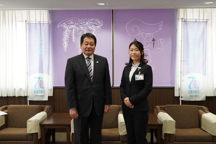 皿井友美子さんと澤田市長の写真