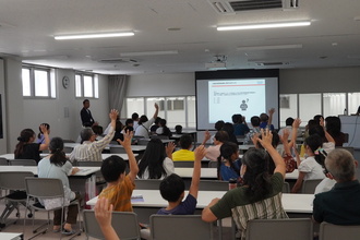 給食センター見学会の様子の写真