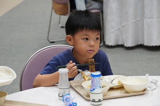 試食会の様子の写真