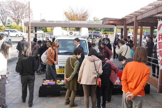 移動スーパーの様子