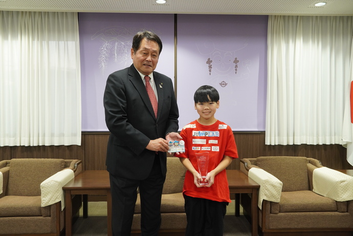 とーのさんと澤田市長の写真