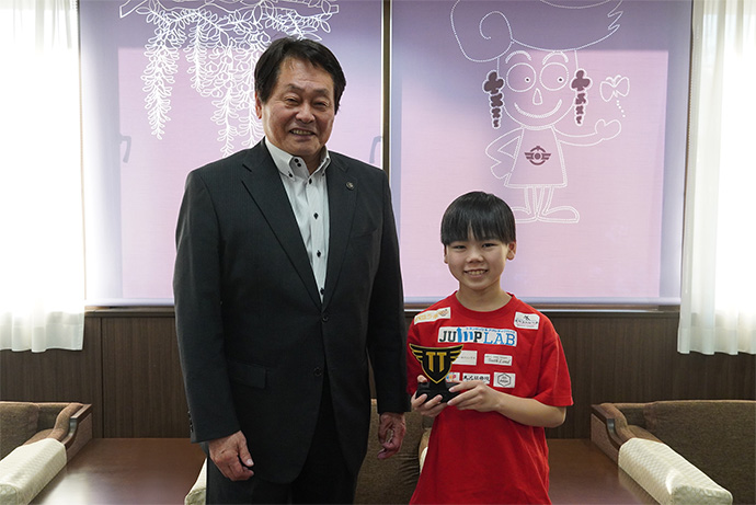 とーのさんと澤田市長の写真