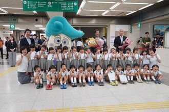 江南幼稚園の皆さんの集合写真（1）