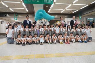 江南幼稚園の皆さんの集合写真（2）