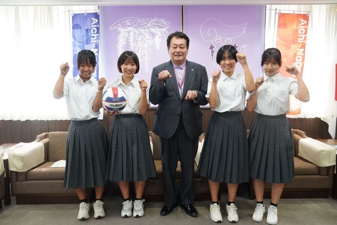 郷原さん、木村さん、礒田さん、倉橋さんと澤田市長の写真