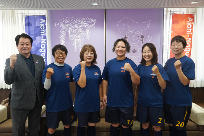 澤田市長、澤村さん、中西さん、長澤さん、寺本さん、岡本さんの写真